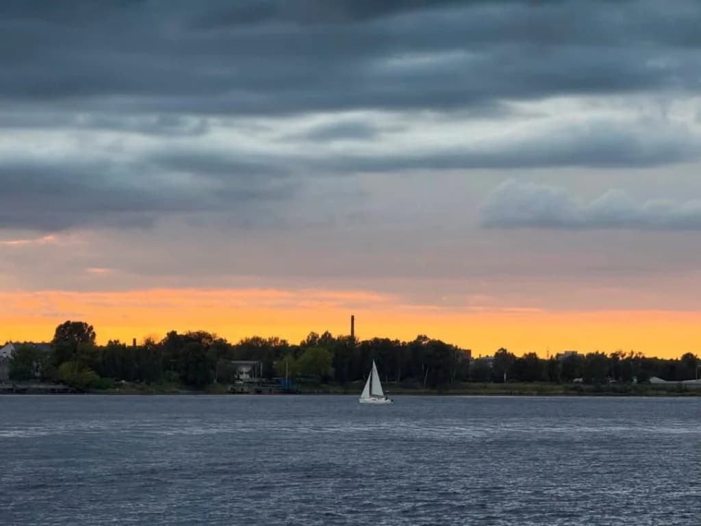 Bura uz Daugavas saulrietā